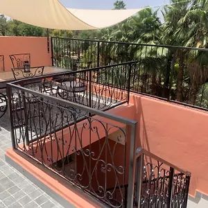 https://le-riad-nolya-est-au-calme-et-a-10-min-de-la-medina.marrakeshhotelsmorocco.com